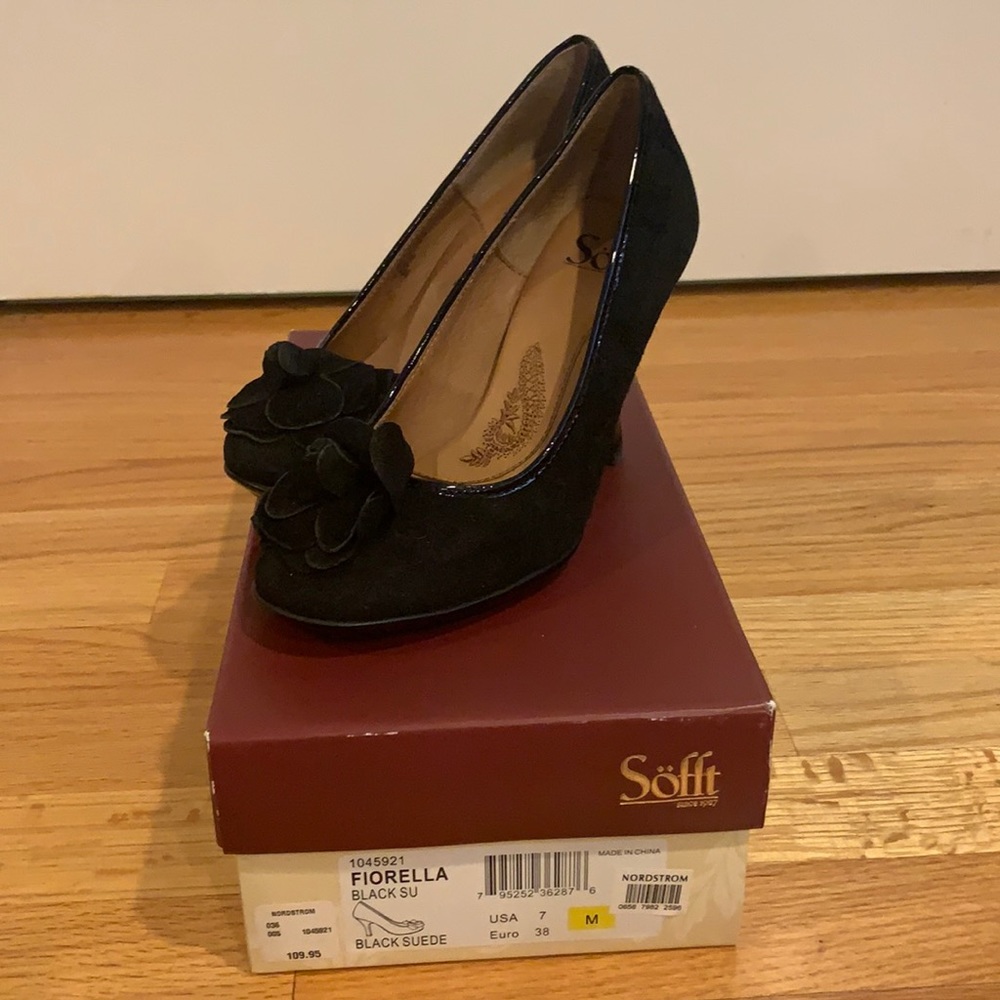 Sofft Black Suede Fiorella Pumps